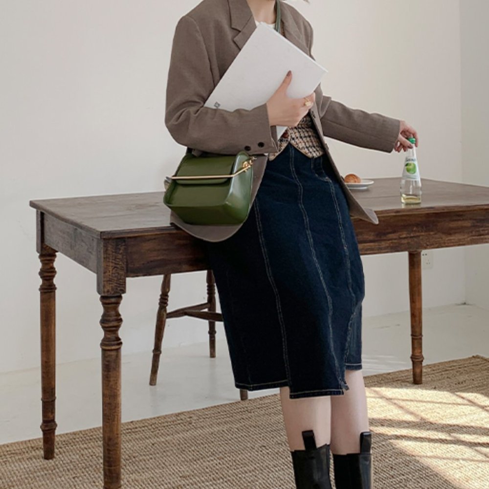 Box package - Picture 1 of 2